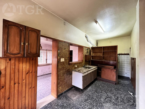 Venta Casa 4 Ambientes En, Haedo, Zona Colegio Ward
