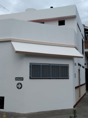 Imagen 2 de 30 de En Venta Duplex 3 Amb. Con Patio Y Terraza En Block Con Dto. 2 Amb. (143)