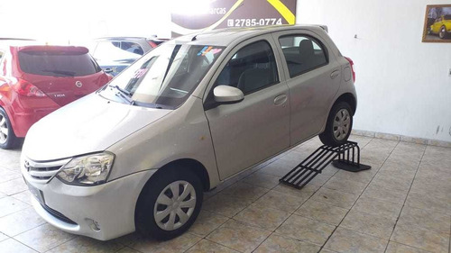 Toyota Etios X 1.3 Flex 2014