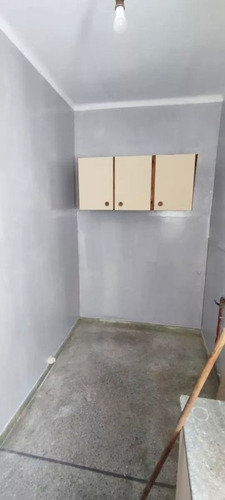 Imagen 3 de 6 de En Alquiler Apartamento En Aguada, 2 Habitaciones (a Una Cuadra Del Mam)
