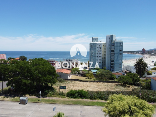 Imagen 2 de 6 de Terreno En Venta, Piriápolis, Centro, 1500m², A 200 M De La Playa Y Rambla