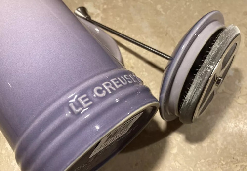 Cafetera Le Creuset 34 Oz., 1 Lt Color Cassis
