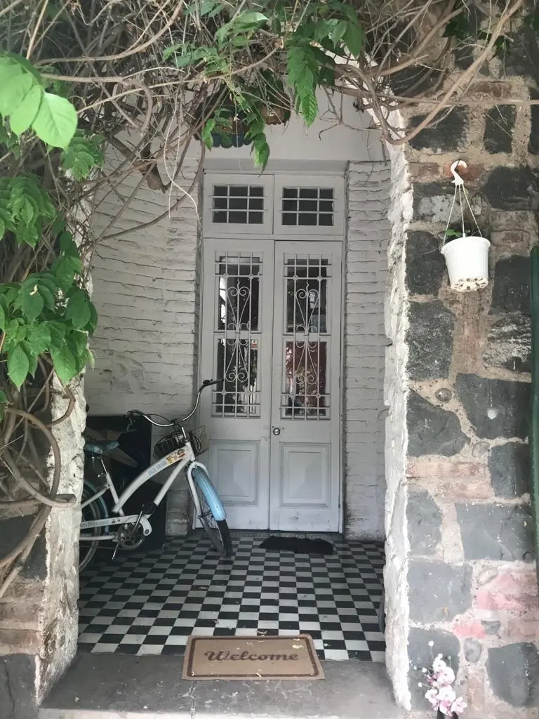 Imagen 2 de 18 de Casa En Venta En Pasaje Cerrado, Excelente Estado !!