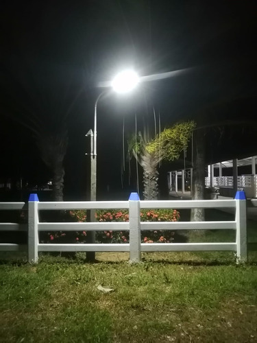 Imagen 4 de 8 de Lámpara Solar De Alumbrado Público 100w. Éxito Corp.
