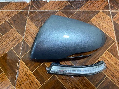 Cubre Espejo Elantra 2017 2018 2019 2020 C/lampara L/volante (Usado)
