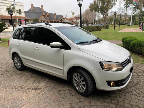 Imagen 3 de 15 de Volkswagen Suran 2014 1.6 Highline 101cv