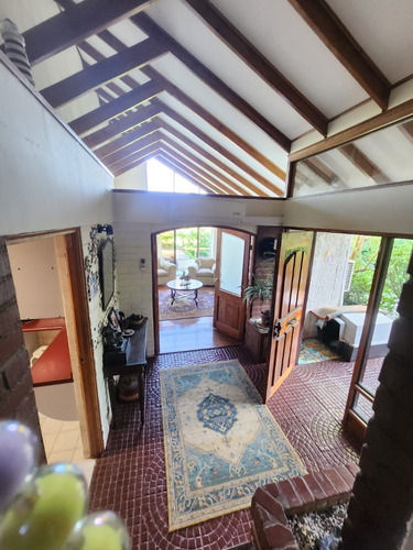 Broker Almendros Espectacular 5d-4b-sala Estar - Piscina