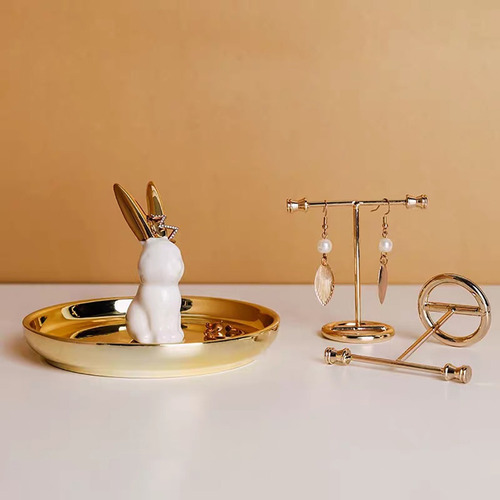 Estante Para Joyería Con Collar Y Aretes De Metal Dorado
