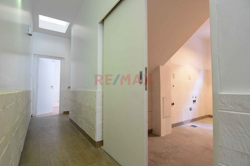 Venta Hermosa Casa 6 Amb En Barracas Con Cocheras