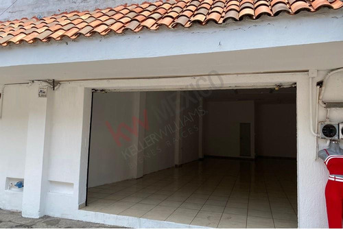 ¡renta De Local Comercial Con Excelente Ubicación En El Centro!