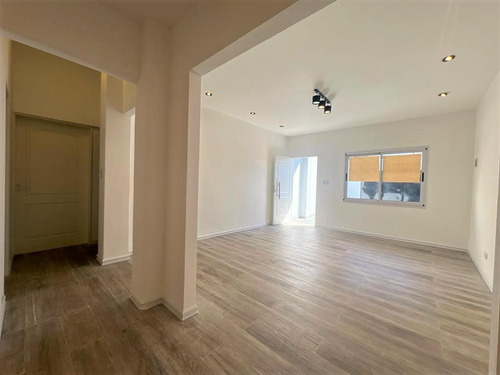 Departamento En San Justo Centro - 2 Dormitorios - Cochera -