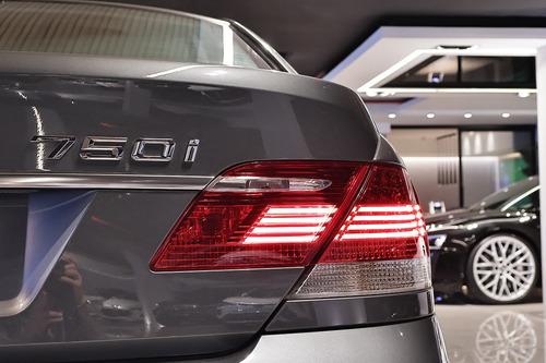 BMW Serie 7 4.8 750i Premium 407cv