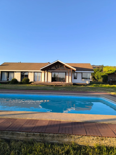 Casa En Parcela, Piscina, Quincho Agua Potable. Limache