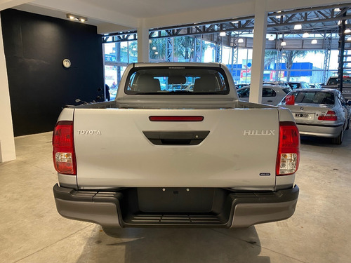 Imagen 5 de 14 de Toyota Hilux Dc Dx 2.4 Tdi 4x2 Vehiculosdeloeste