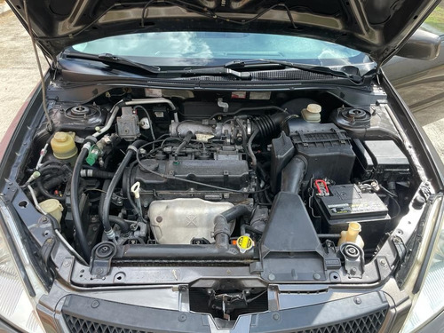 Imagen 9 de 11 de Mitsubishi Lancer Glx 1.6 108mil Km 2015
