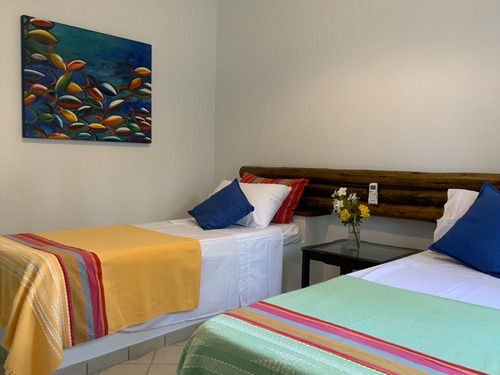 Casa Com 5 Quartos, 180m2, À Venda - Guarajuba - Camaçari - Cs-51
