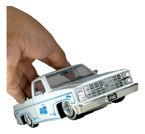 1985 Chevrolet C-10 Escala 1:24 Marca Jada Toys