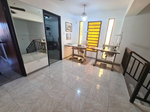 Imagen 15 de 19 de Quinta Tipo Townhouse En Trigal Norte, Valencia. Negociable