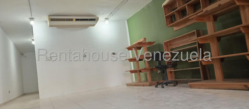 %% Raiza Suarez Vende Local Comercial En Zona Oeste De Barquisimeto 2 5 1 7 6 7 3 Con Muy Buena Ubicación Alta Seguridad Y Con Posibilidad A Construir