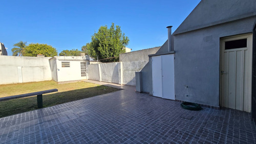 Casa Tres Habitaciones Fondo Alquiler Ituzaingo Norte