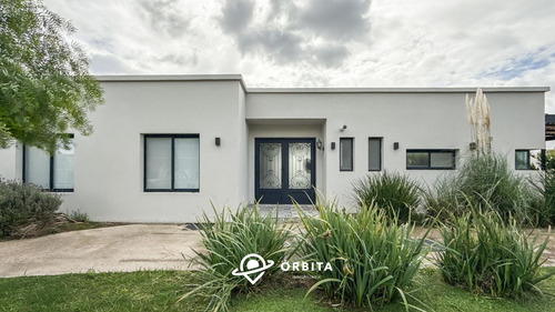 Casa A La Venta En San Sebastian, Area 2