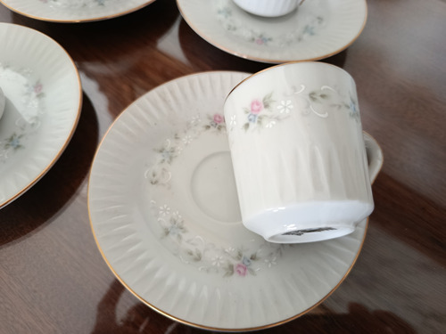 Juego Café Porcelana Tsuji. Flor Rosa/celeste. Usado. Blanco (Usado)