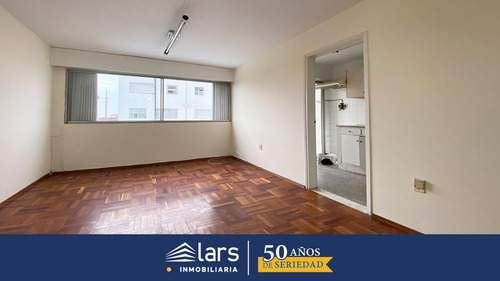 Apartamento En Alquiler / Cordón - Inmobiliaria Lars