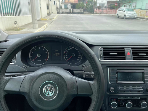 Imagen 11 de 11 de Volkswagen Jetta 2013 2.5 Style Active Mt