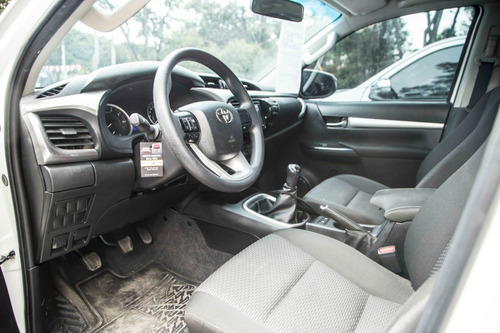 Toyota Hilux 2.4cc Mt 4x4 Diesel 2019