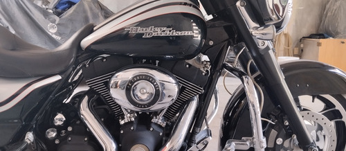 Motocicleta Harley Davidson Street Glide