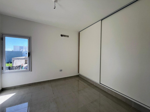 Lomas De Manantiales Duplex 3 Dormitorios 3 Baños A Estrenar