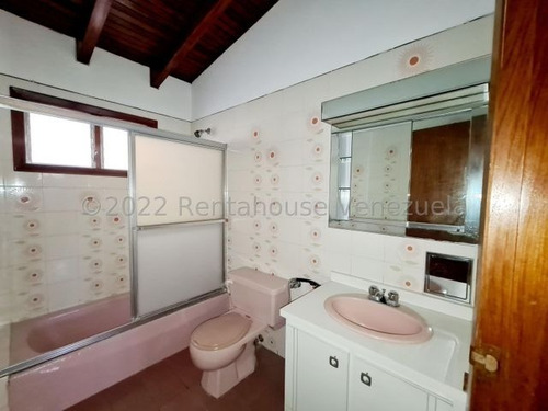 Imagen 26 de 26 de Venta De Amplia Casa En Los Palos Grandes / Cl 23-10886
