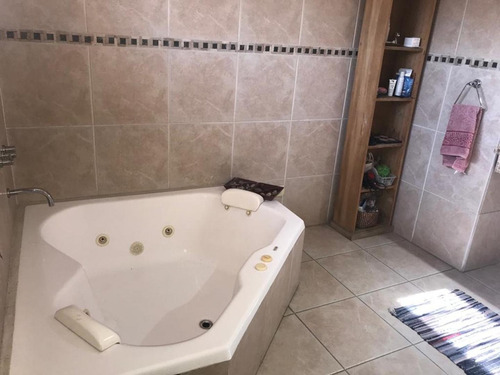 Imagen 4 de 30 de Venta Casa De 5 Ambientes Con Cochera Para 5 Autos