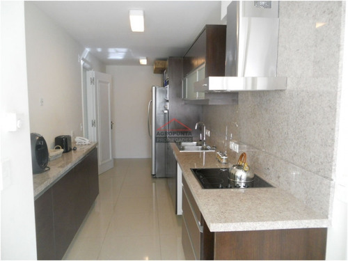 Apartamento En Brava, 3 Dormitorios *- Ref: 1869