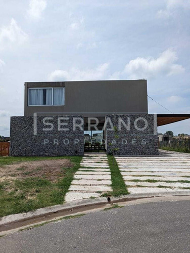 Casa Chalet  En Venta En San Sebastian, Escobar, G.b.a. Zona Norte