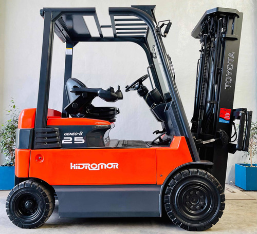 Autoelevador Toyota Electrico 2.5tn Triple Desplazador