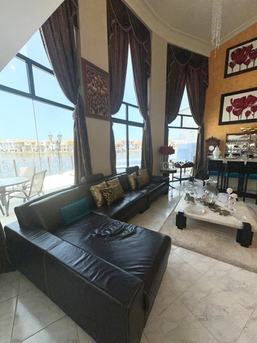 En Venta Doble Parcela Casas Bote A -doris Rodriguez