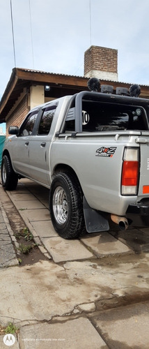 Nissan Frontier 2.5 D/c Simple
