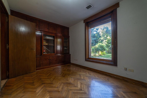 Imagen 3 de 30 de Venta / Alquiler - Imponente Casa En La Lucila Partido De Vicente Lopez - A Metros Del Río