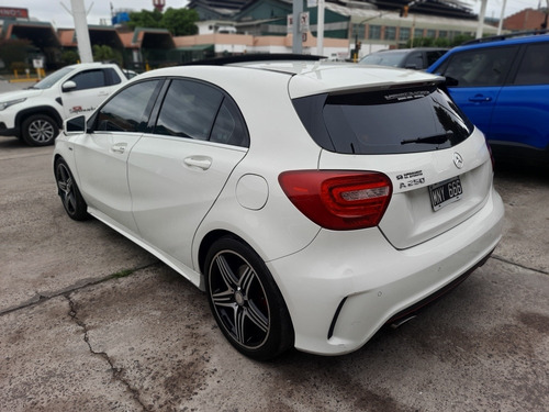 Imagen 5 de 17 de Mercedes Benz 250 Sport 2013