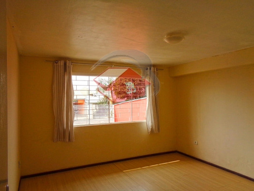 Imagem 6 de 14 de Casa A Venda Frente Para Rua No Bairro Cajuru Em Curitiba