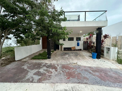 Casa En Venta En Mérida, Privada Altozano.