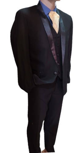 Imagen 4 de 6 de Traje Smoking Solapa De Razo Saco Chaleco Y Pantalon