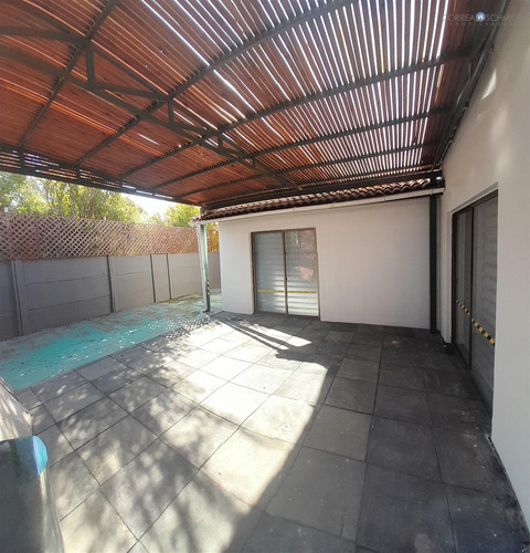 Casa En Arriendo De 4 Dorm. En Machalí