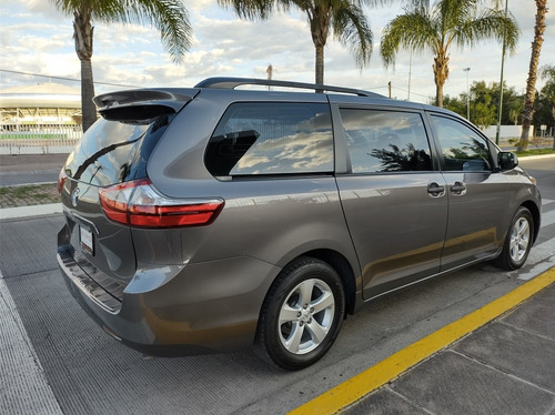 Imagen 4 de 14 de Toyota Sienna 2016 3.5 Ce At