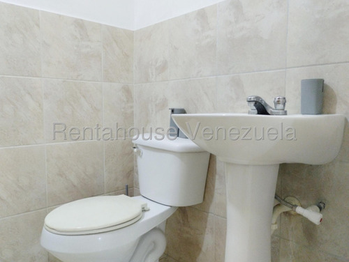 Manuel Perez Alquila Town House En Caminos De Tarabana, Cabudare 25-9980