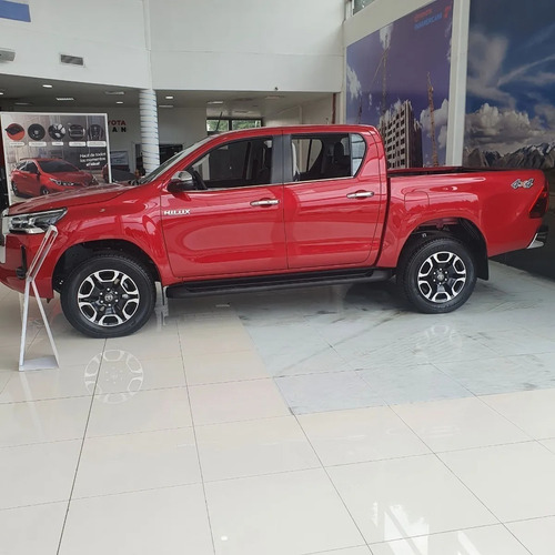 Imagen 3 de 15 de Toyota Hilux 2.8 Dc Srv 177cv 4x2 At