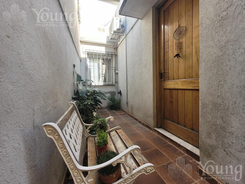 Imagen 6 de 22 de Venta Ph En Bernal Centro ! Excelente Estado . 3 Ambientes Con Patio