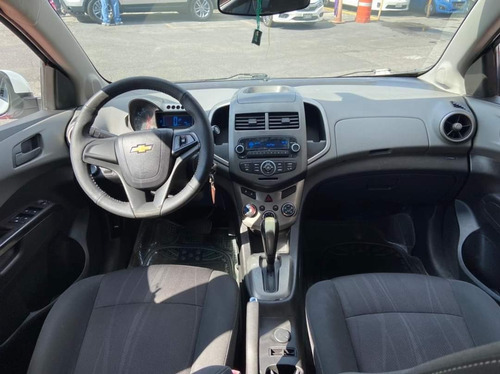 Imagen 8 de 9 de Chevrolet Sonic 2012 C Aa Ee At