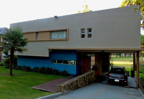 Hermosa Casa Minimalista En El Golf Con Pileta